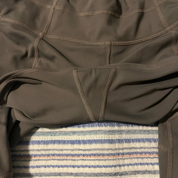 Athleta Capri Leggings - Picture 3 of 11